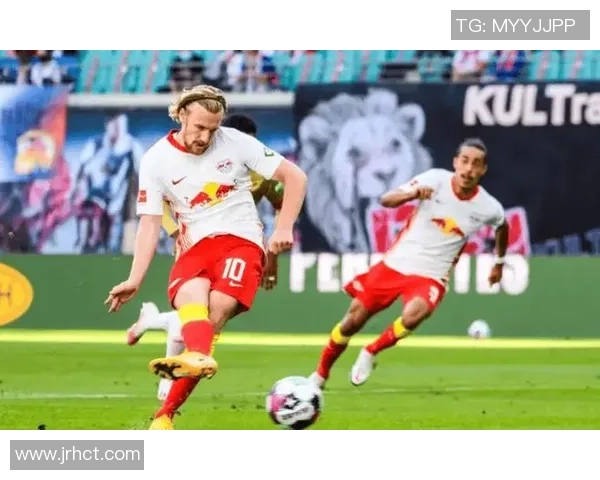 德国杯激战拜仁慕尼黑迎战霍芬海姆争夺晋级名额的关键对决 德国杯激战拜仁慕尼黑迎战霍芬海姆争夺晋级名额的关键对决