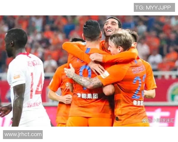 恒大与鲁能首回合激战回顾双方精彩表现引发球迷热议